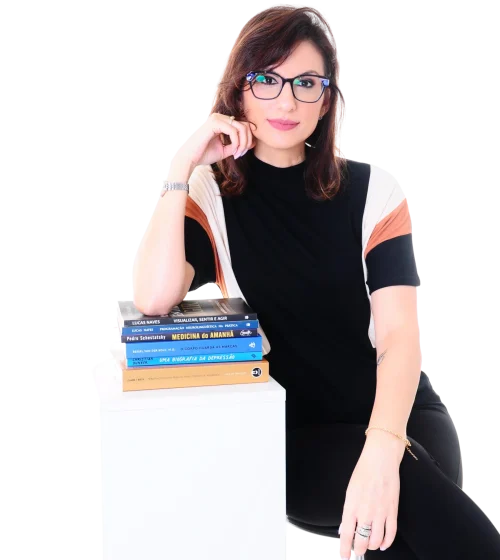 Meu nome é Carla da Fontoura, sou psicóloga e terapeuta akáshica, e estou aqui para auxiliar na sua jornada! Desempenho o papel de guia para acesso aos registros akáshicos, junto a mestres espirituais que desempenham a assistência, para que ocorra a identificação, o entendimento e as alterações necessárias de registros negativos e/ou crenças, profundamente enterrados, que atraem todos os tipos de resíduos psíquicos. Acessar os momentos que reverberam em frequências no nosso comportamento promove a interrupção de ciclos repetitivos, anula a carga emocional do registro dando lugar a uma consciência ampliada e ao sentimento de harmonia.